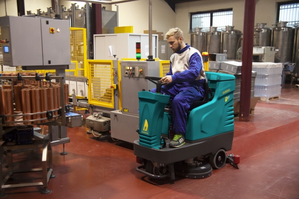 Aufsitz Scheuersaugmaschine Eureka E83 TRAC M